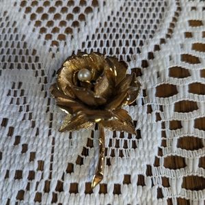 Vintage Marcal Boucher Gold Tone Cultured Pearl Center Rose